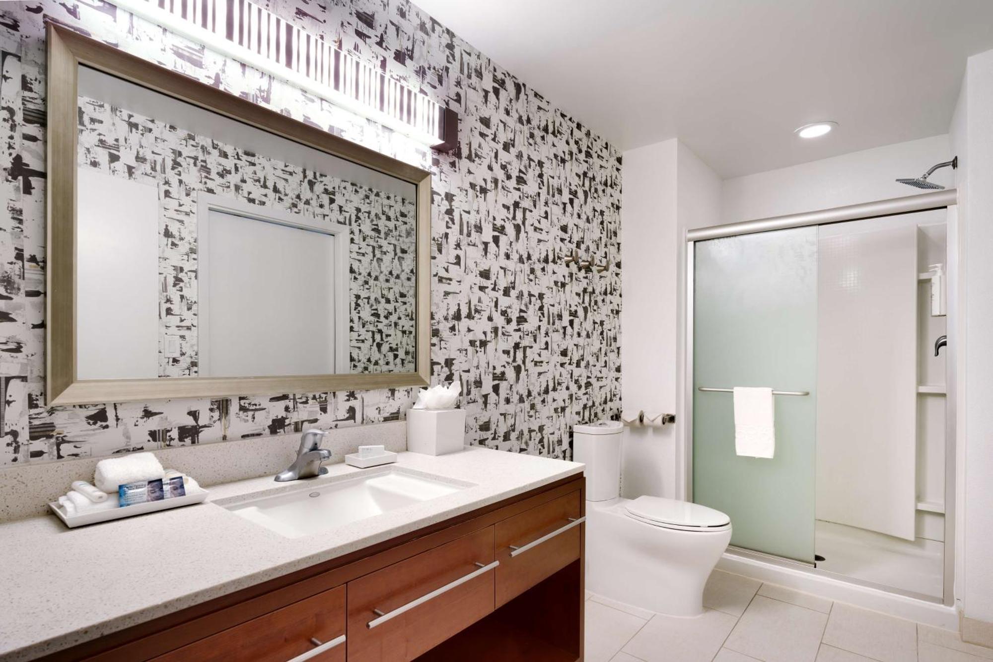 Home2 By Hilton Houston Hotel 3*
